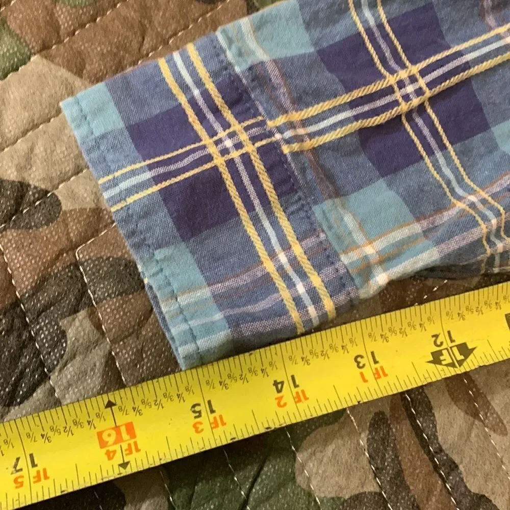 LEVIS, vintage, plaid button down long sleeve, ladies/girls medium, great cond.